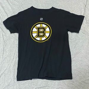 Bruins Pastrnak T-shirt #88. Size: Mens Medium